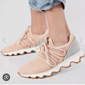 Sorel Kinetic Lace Knit Sneaker size 8